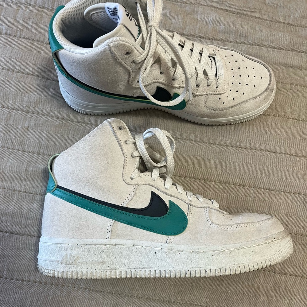 Nike high tops green white black size 7